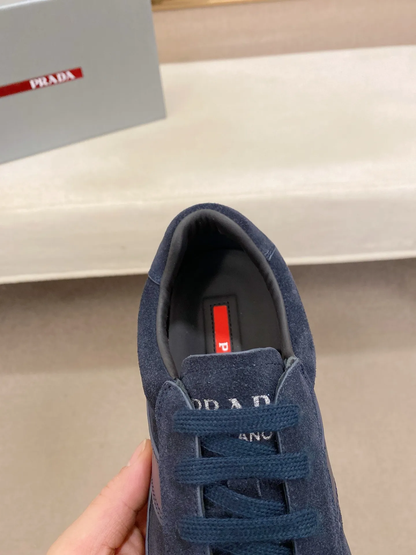 Men's shoes 💰 480💰 ✔️✔️✔️Top high version High-quality new PRADA (Prada) counters are launched at the same time. The new men's shoes and 😘fabrics are purely handmade in Niujing. Lining: Full cowhide lining. 👍🏿High-end☄️Open-molded non-slip rubber outsole, exquisite lines, simple and elegant, comfortable and high-end for leisure travel. Code number: 38-44. Can be customized45